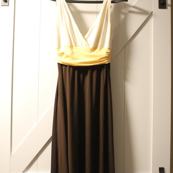 MAGGY LONDON V NECK RUCHED WAIST FIT N FLARE COLORBLOCK DRESS 8 NWOT - Picture 4 of 5